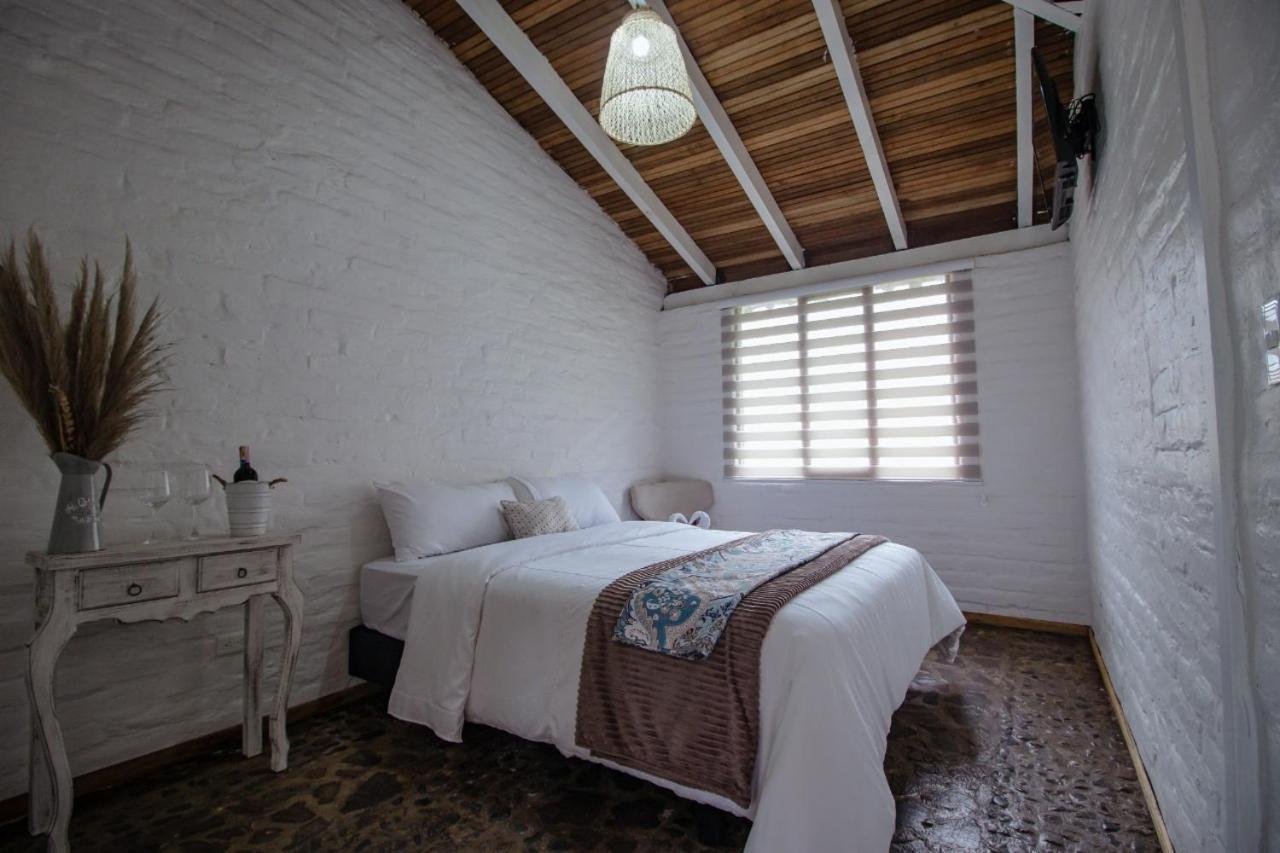 Bed and Breakfast Rustic Quinta La Aurora Баньйос Екстер'єр фото