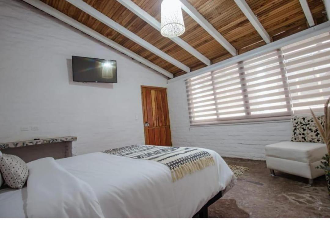 Bed and Breakfast Rustic Quinta La Aurora Баньйос Екстер'єр фото