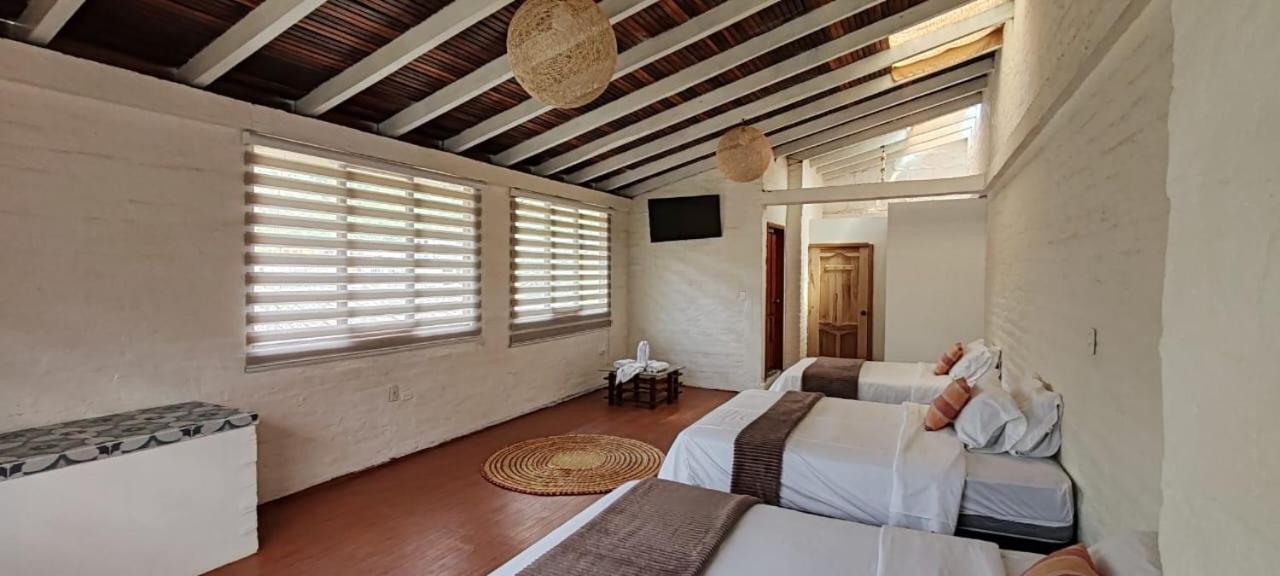 Bed and Breakfast Rustic Quinta La Aurora Баньйос Екстер'єр фото